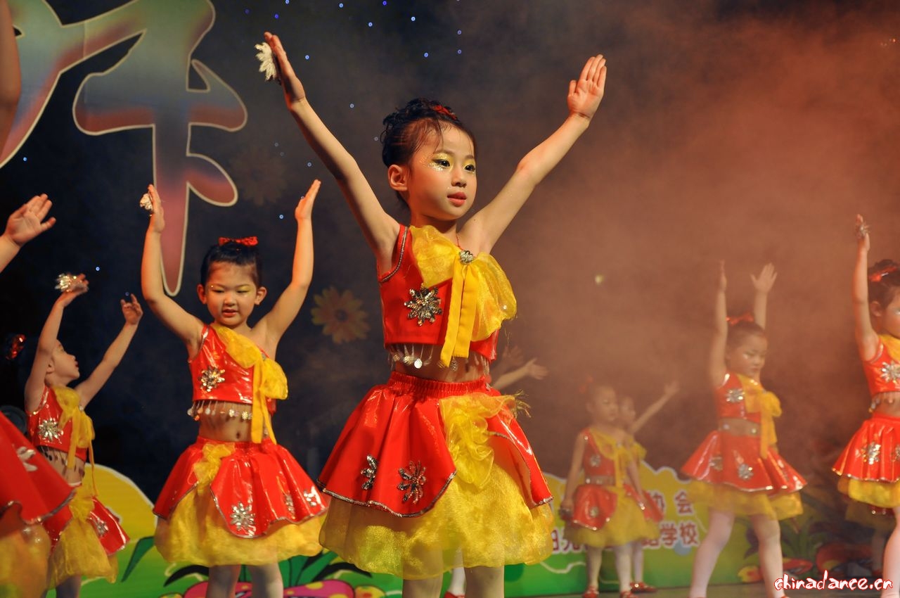 庆祝六一儿童节】舞蹈-穿越时空摄影图片】纪实摄影_太平洋电脑网摄影部落
