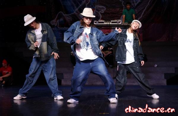 Hip-pop 表演11111111111111111111111111.jpg