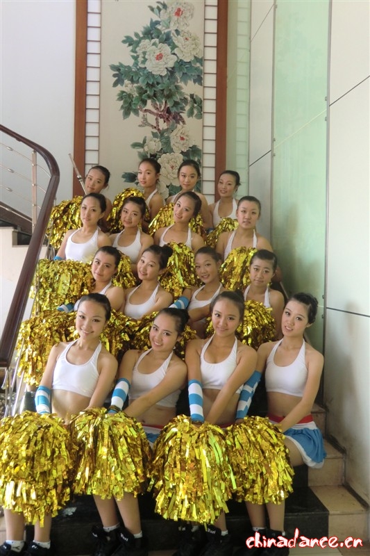 啦啦操‘.jpg