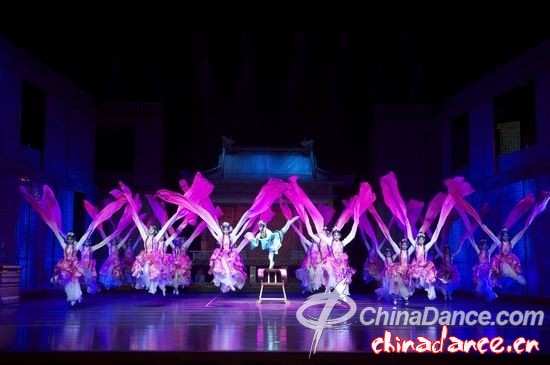 粉末春秋舞蹈表演