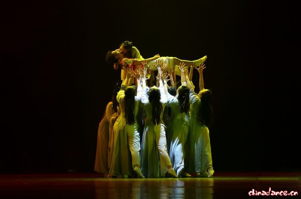 群舞《天使之吻》演出单位：北京现代音乐学院2.jpg