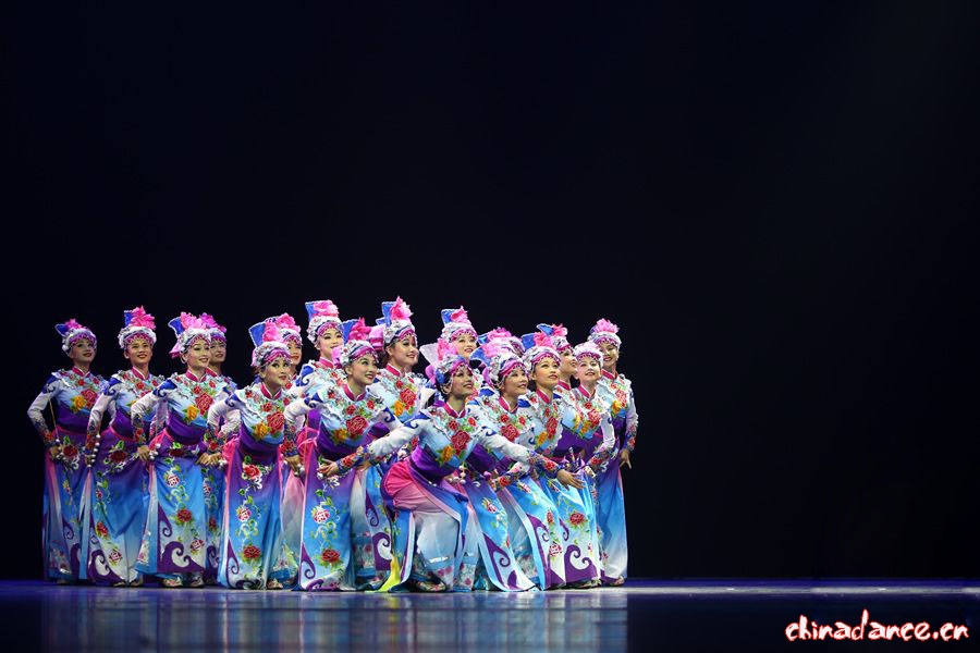群舞《孜姆兰巴》 演出单位：四川省歌舞剧院2.jpg