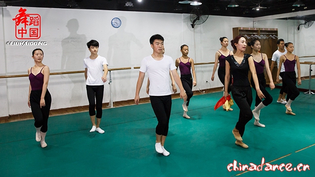 026 舞蹈中国2014暑期集训第一期 课堂拍摄.jpg