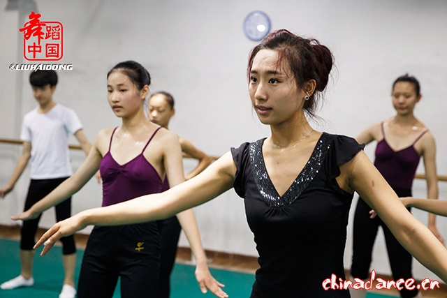 031 舞蹈中国2014暑期集训第一期 课堂拍摄_副本.jpg