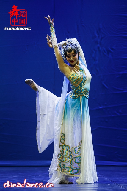 中国东方演艺集团《中国的脚步》一部精良的民族歌舞记录片