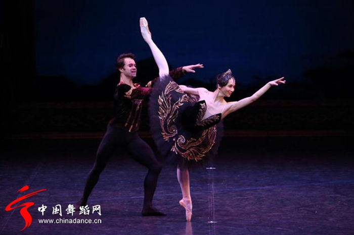 中央芭蕾舞团 天鹅湖64.jpg