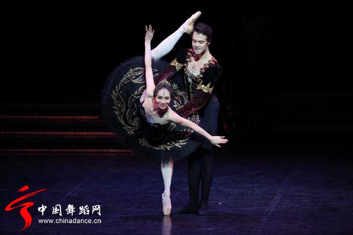 中央芭蕾舞团 天鹅湖66.jpg