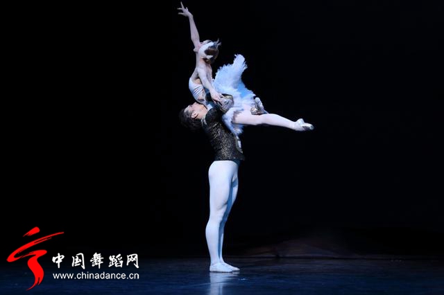 中央芭蕾舞团 马卡洛娃版本 天鹅湖04.jpg