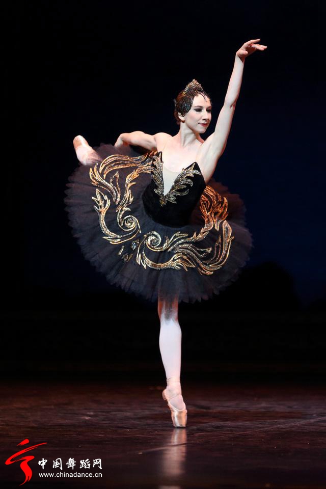 中央芭蕾舞团 马卡洛娃版本 天鹅湖06.jpg