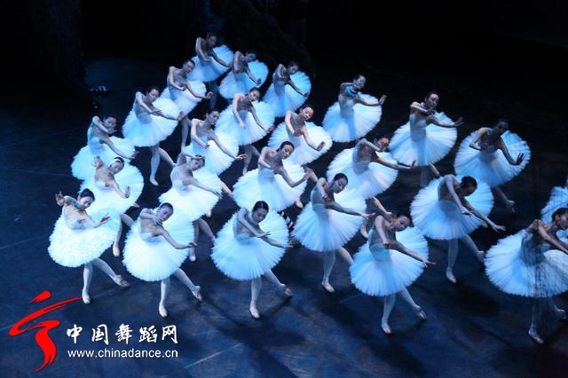 中央芭蕾舞团 马卡洛娃版本 天鹅湖10.jpg
