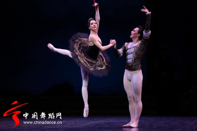 中央芭蕾舞团 马卡洛娃版本 天鹅湖18.jpg