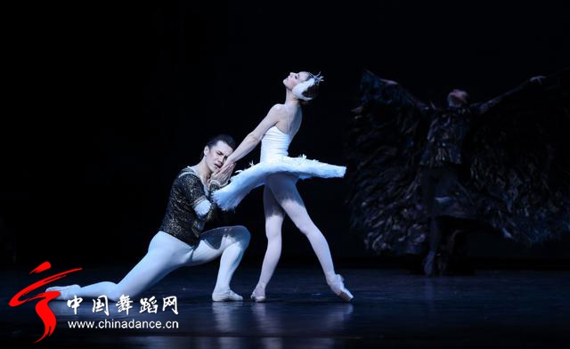 中央芭蕾舞团 马卡洛娃版本 天鹅湖21.jpg
