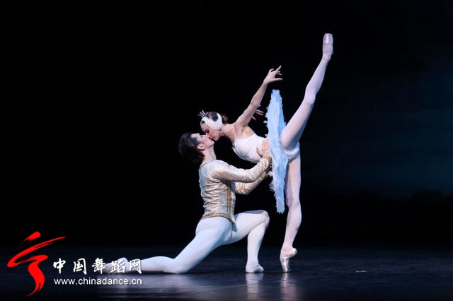中央芭蕾舞团 马卡洛娃版本 天鹅湖42.jpg