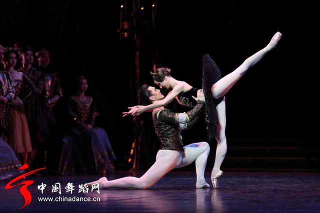 中央芭蕾舞团 马卡洛娃版本 天鹅湖45.jpg