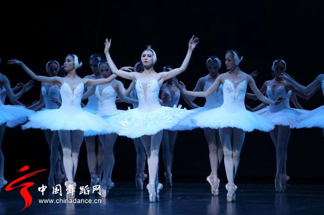 中央芭蕾舞团 马卡洛娃版本 天鹅湖46.jpg