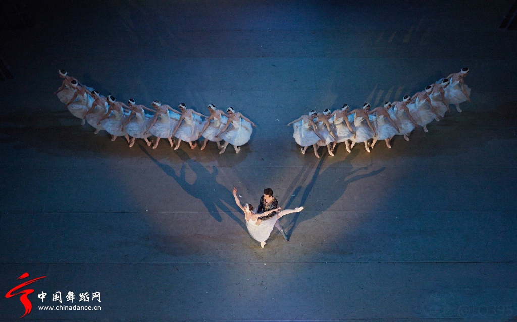 新西伯利亚芭蕾舞团的“天鹅湖”01.jpg
