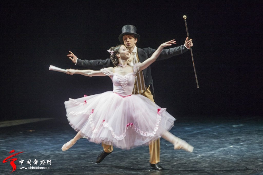 瓦岗诺娃学院学生在冬宫的演出 芭蕾2.jpg