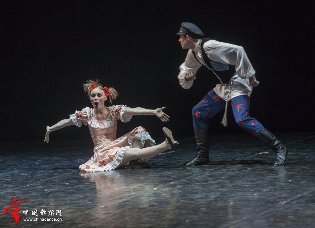 瓦岗诺娃学院学生在冬宫的演出 芭蕾5.jpg