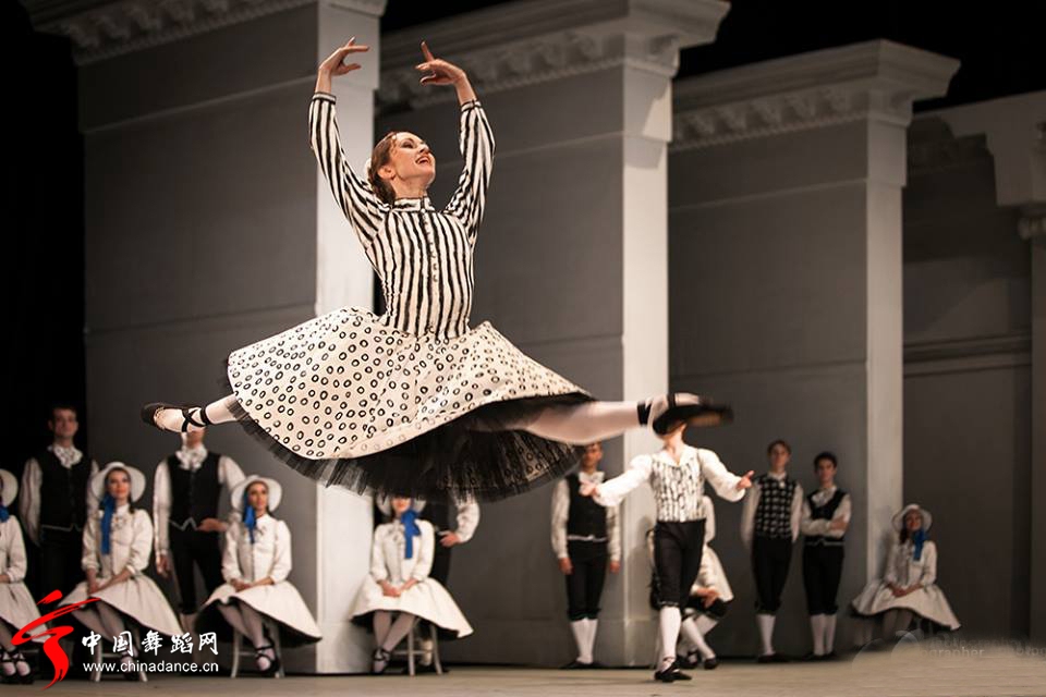 叶卡捷琳堡歌剧院芭蕾舞团 关不住的女儿09.jpg