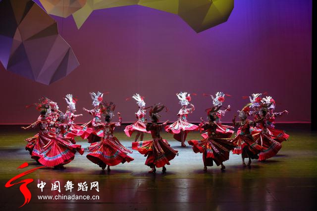 中央民族歌舞团《舞在天地间》第3季08.jpg