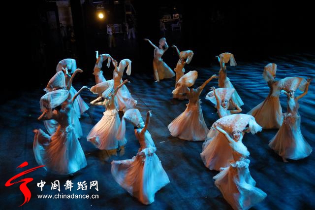 中央民族歌舞团《舞在天地间》第3季37.jpg