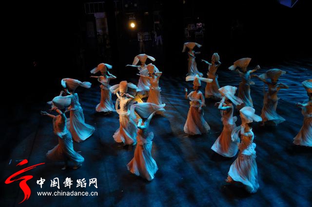 中央民族歌舞团《舞在天地间》第3季46.jpg