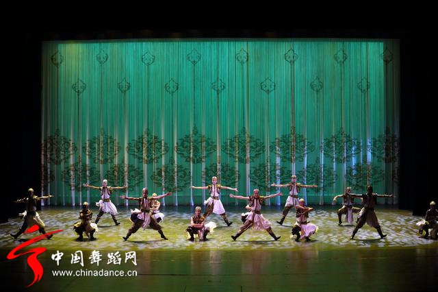 中央民族歌舞团《舞在天地间》第3季60.jpg