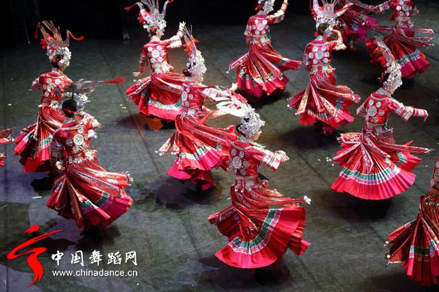 中央民族歌舞团《舞在天地间》第3季74.jpg