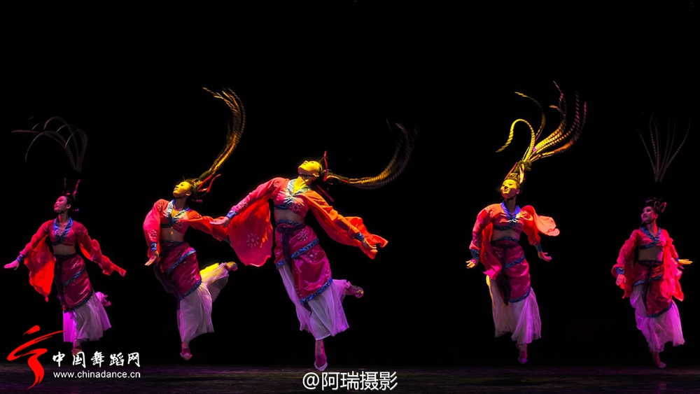 天津音乐学院舞蹈系2011级毕业晚会《路》21.jpg