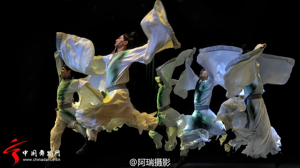 天津音乐学院舞蹈系2011级毕业晚会《路》22.jpg