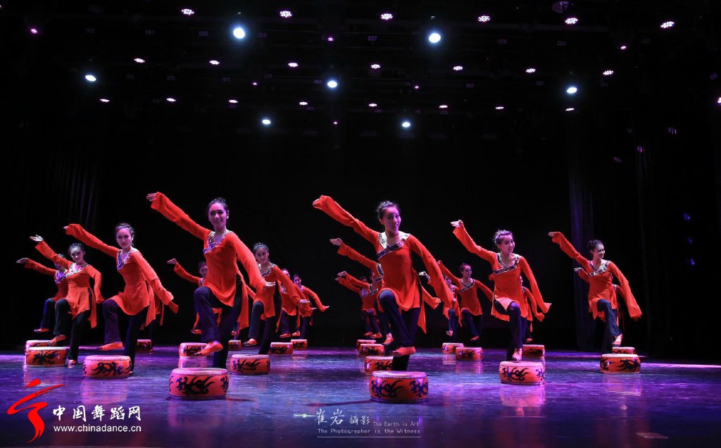 天津音乐学院舞蹈系2011级毕业晚会 舞蹈 相和歌01.jpg