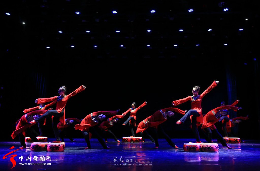 天津音乐学院舞蹈系2011级毕业晚会 舞蹈 相和歌07.jpg