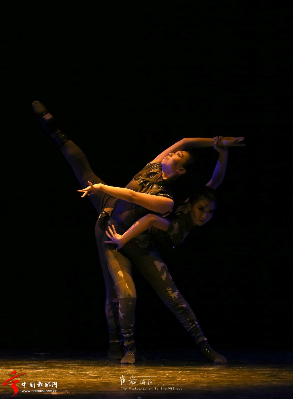 天津音乐学院舞蹈系2011级毕业晚会当代舞蹈《同行》06.jpg