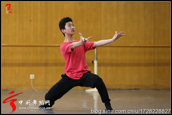 解放军艺术学院 民族民间舞组合比赛112.jpg
