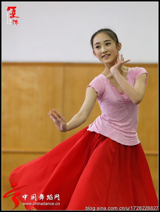 解放军艺术学院 民族民间舞组合比赛129.jpg