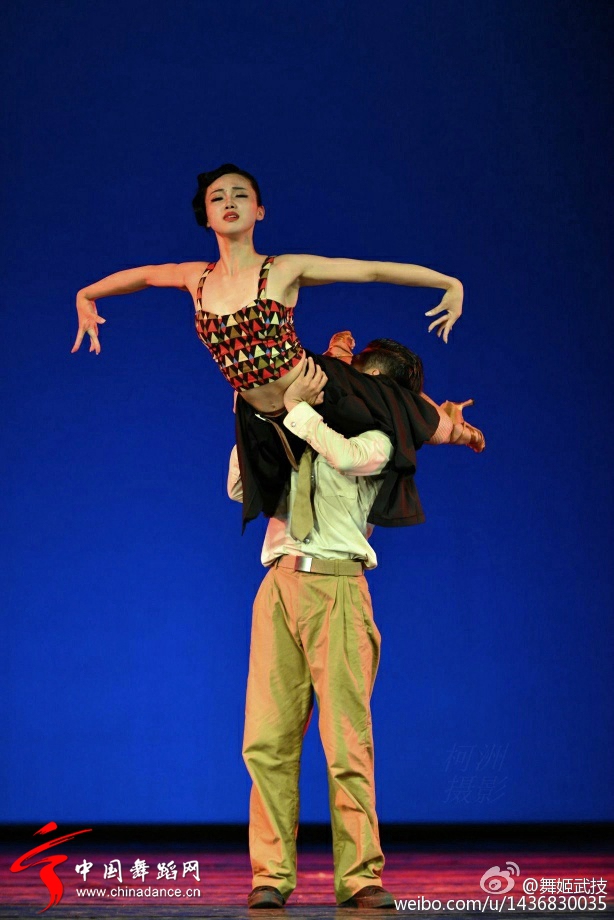 《青春的变奏》北京舞蹈学院社会舞蹈系2012级国标班毕业晚会精彩剧照