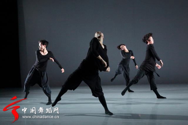 陶身体剧场八周年《现在·舞》 第三届国际芭蕾舞暨编舞比赛03.jpg