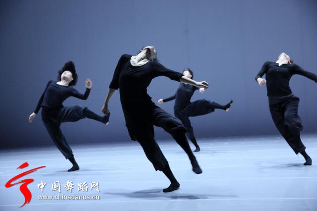 陶身体剧场八周年《现在·舞》 第三届国际芭蕾舞暨编舞比赛17.jpg