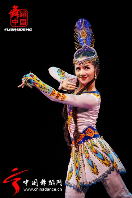 中国好舞蹈冠军古丽米娜个人专场《花之情》首演，展示大美新疆之魅力！