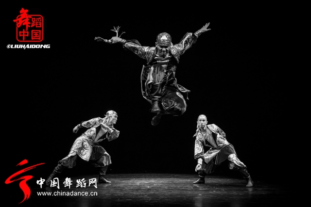 中国好舞蹈冠军古丽米娜个人专场《花之情21.jpg