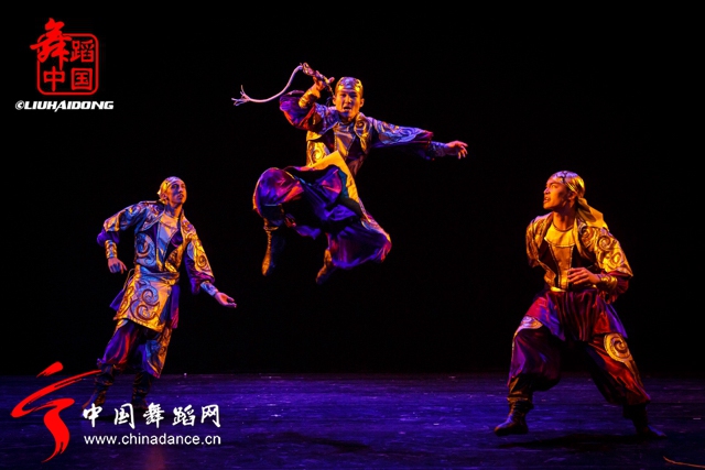 中国好舞蹈冠军古丽米娜个人专场《花之情22.jpg