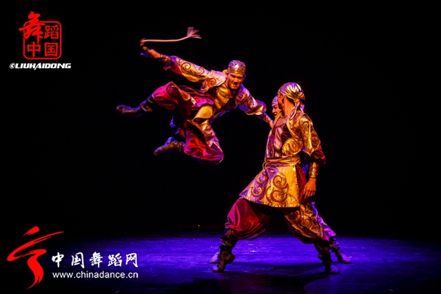 中国好舞蹈冠军古丽米娜个人专场《花之情28.jpg