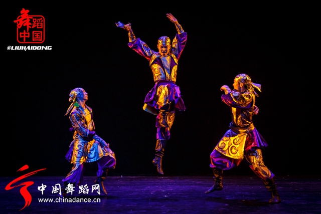 中国好舞蹈冠军古丽米娜个人专场《花之情27.jpg
