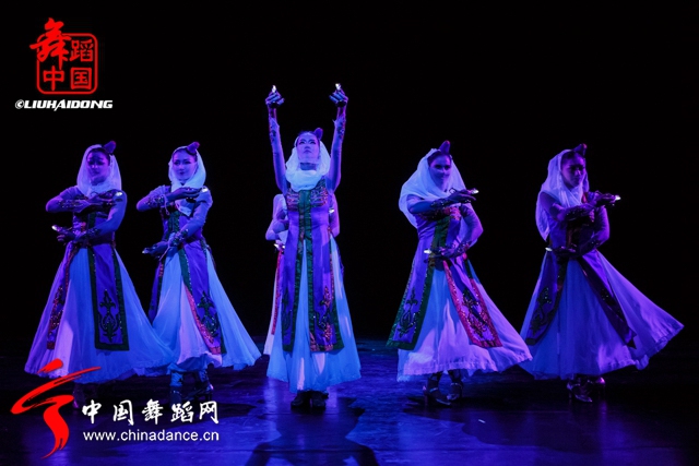 中国好舞蹈冠军古丽米娜个人专场《花之情37.jpg