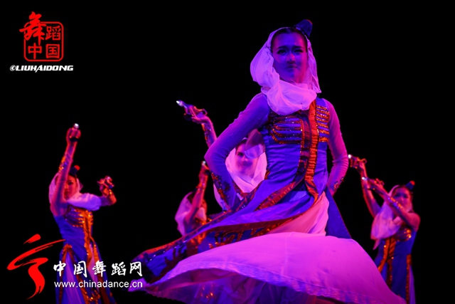中国好舞蹈冠军古丽米娜个人专场《花之情44.jpg