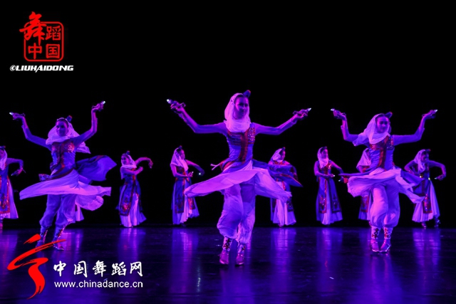 中国好舞蹈冠军古丽米娜个人专场《花之情47.jpg