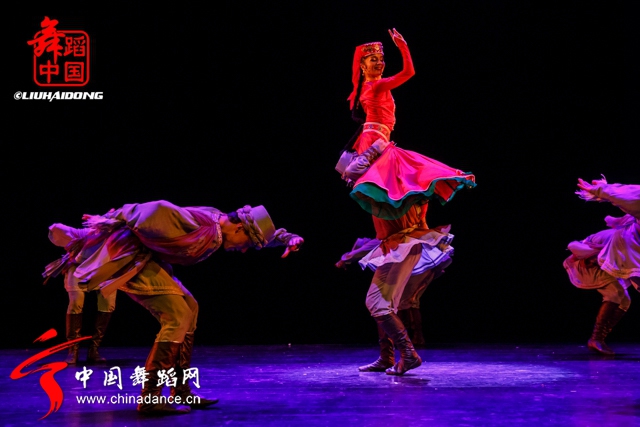 中国好舞蹈冠军古丽米娜个人专场《花之情50.jpg