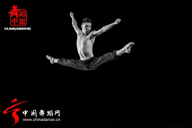 中国好舞蹈冠军古丽米娜个人专场《花之情89.jpg