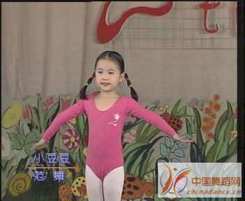 幼儿舞蹈 小豆豆 范舞[(000271)21-44-27].JPG