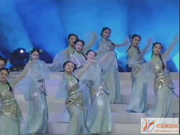 央视春节晚会十年精粹(94-03年) 系列A[(027947)13-14-19].JPG